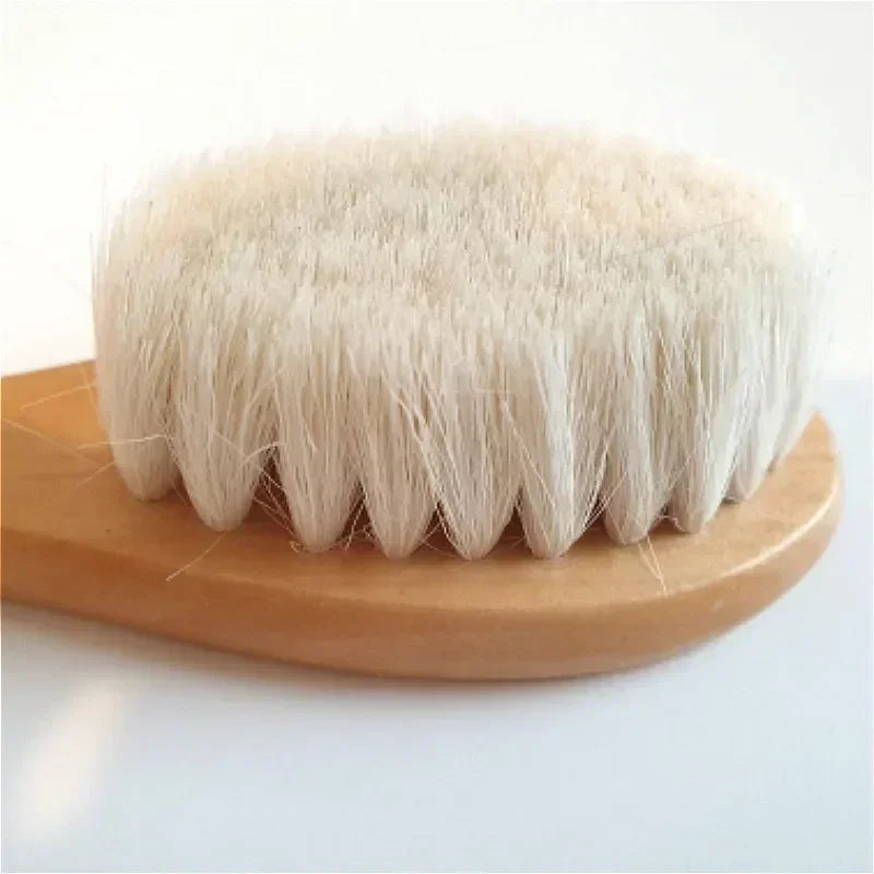 Brosse à cheveux en bois et laine naturelle pour bébé